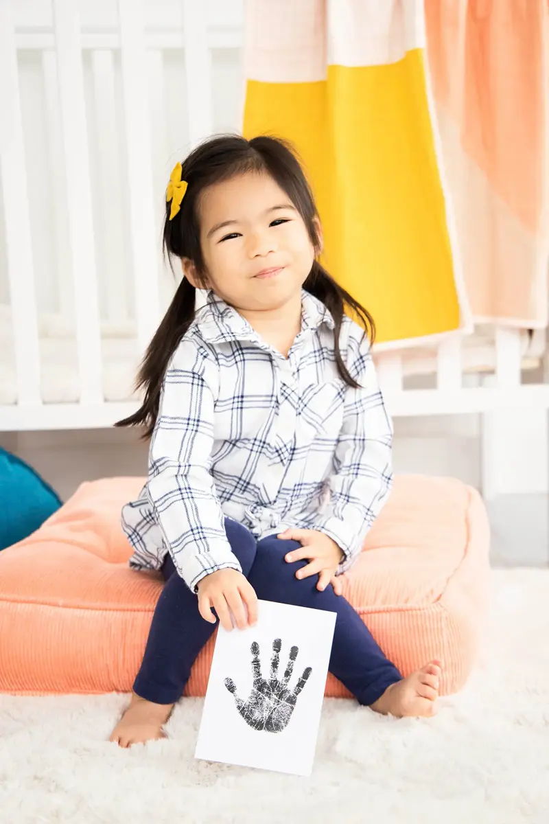 Pearhead Clean-Touch Baby Ink Pad Kit, Medium/Large Black | Mess-Free Handprint & Footprint Maker - view 6