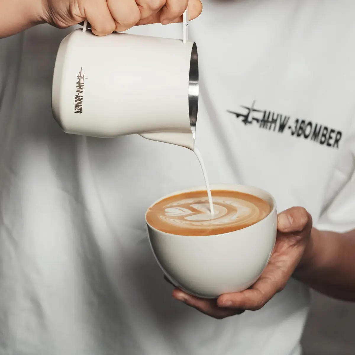 MHW-3BOMBER Milk Frothing Pitcher 450ml (15.2oz) Matte White | Turbo Design for Latte Art - view 2