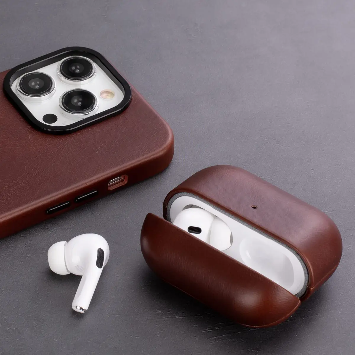 Maogoam Genuine Veg-Tanned Leather Case Cover for Apple AirPods Pro 2/1 | Vintage Patina & MagSafe Compatibility - view 7