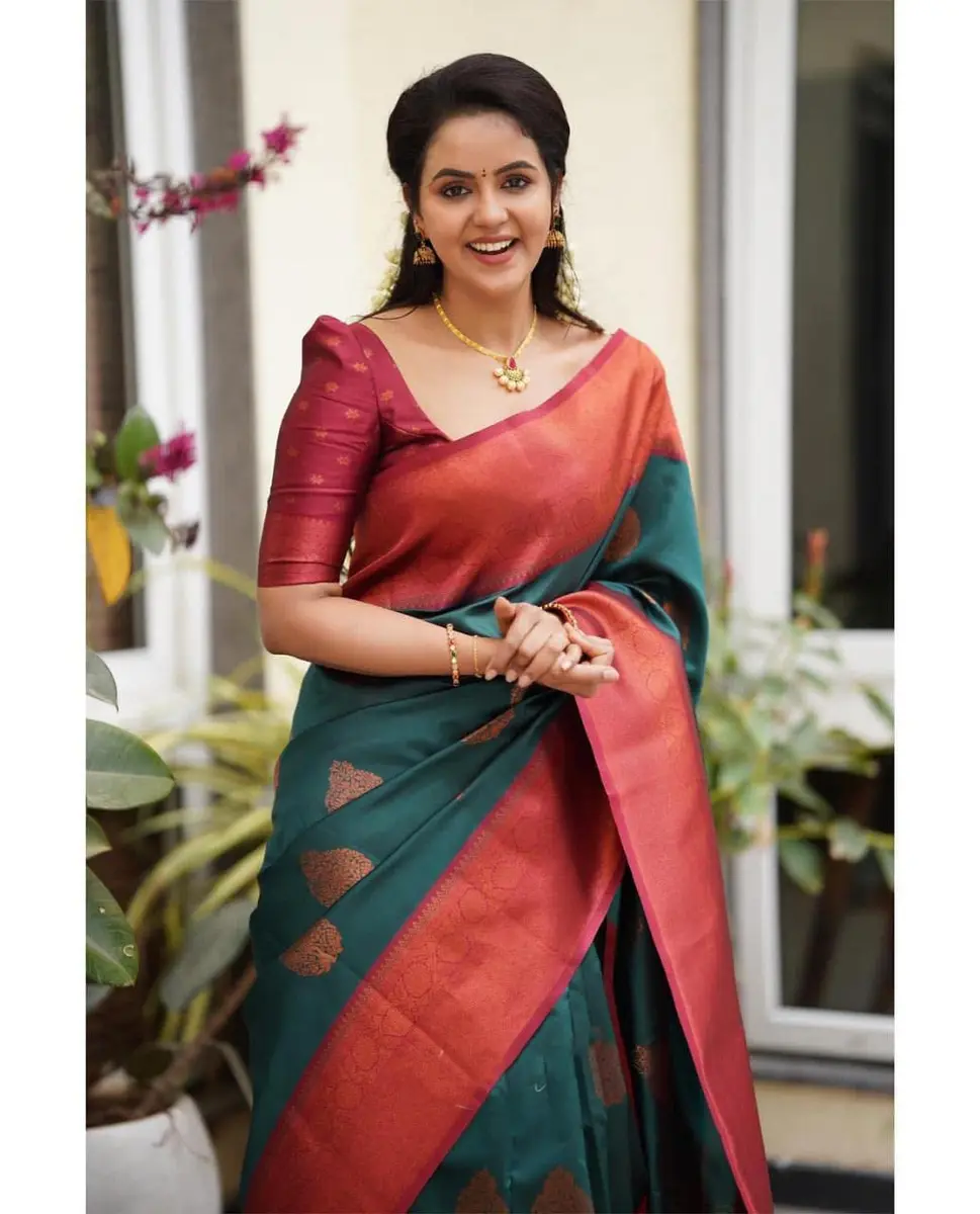 SGF11 Kanjivaram Soft Lichi Silk Saree with Blouse Piece, Rama Green, 457 cm (180 inches) - view 2