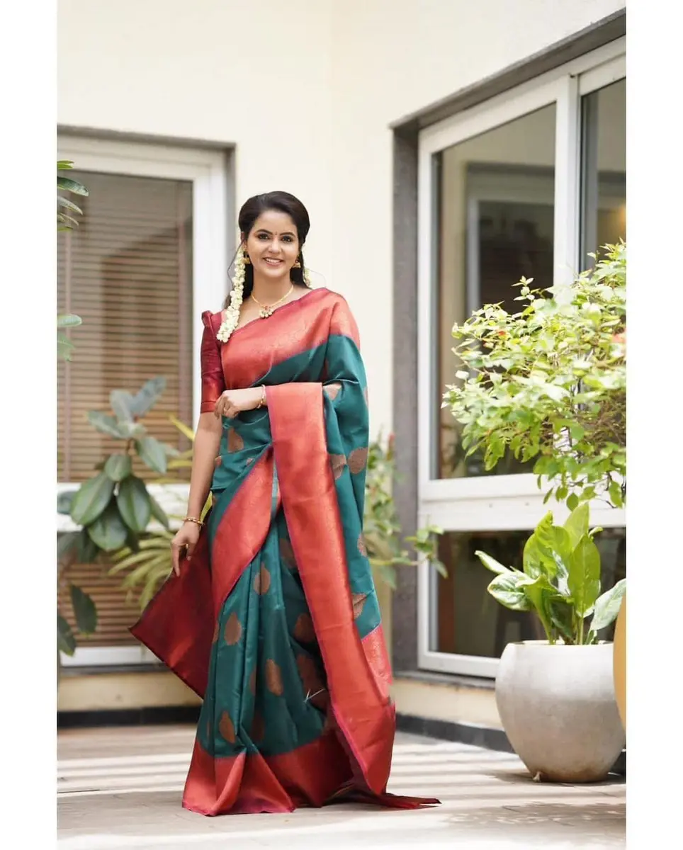 SGF11 Kanjivaram Soft Lichi Silk Saree with Blouse Piece, Rama Green, 457 cm (180 inches) - view 4