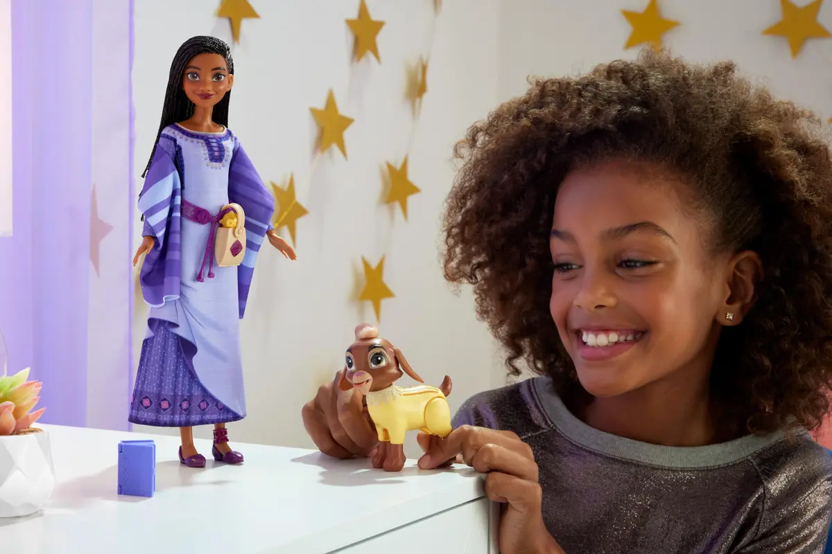 Mattel Disney Wish Asha of Rosas Adventure Pack Doll with Valentino & Star, Ages 3+ - view 2