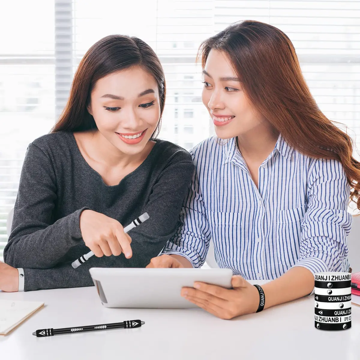 Geyee Spinning Pen with Silicone Bracelet Set | 21.5 cm (8.5 inches) Length, 4 Pens + 8 Bracelets - view 7