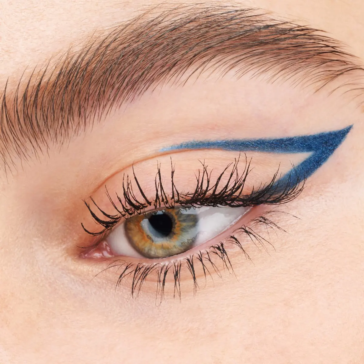 Essence Stay & Play Gel Eyeliner Pencil 0.05 Ounce | Waterproof, Long-Lasting, Vegan - view 4