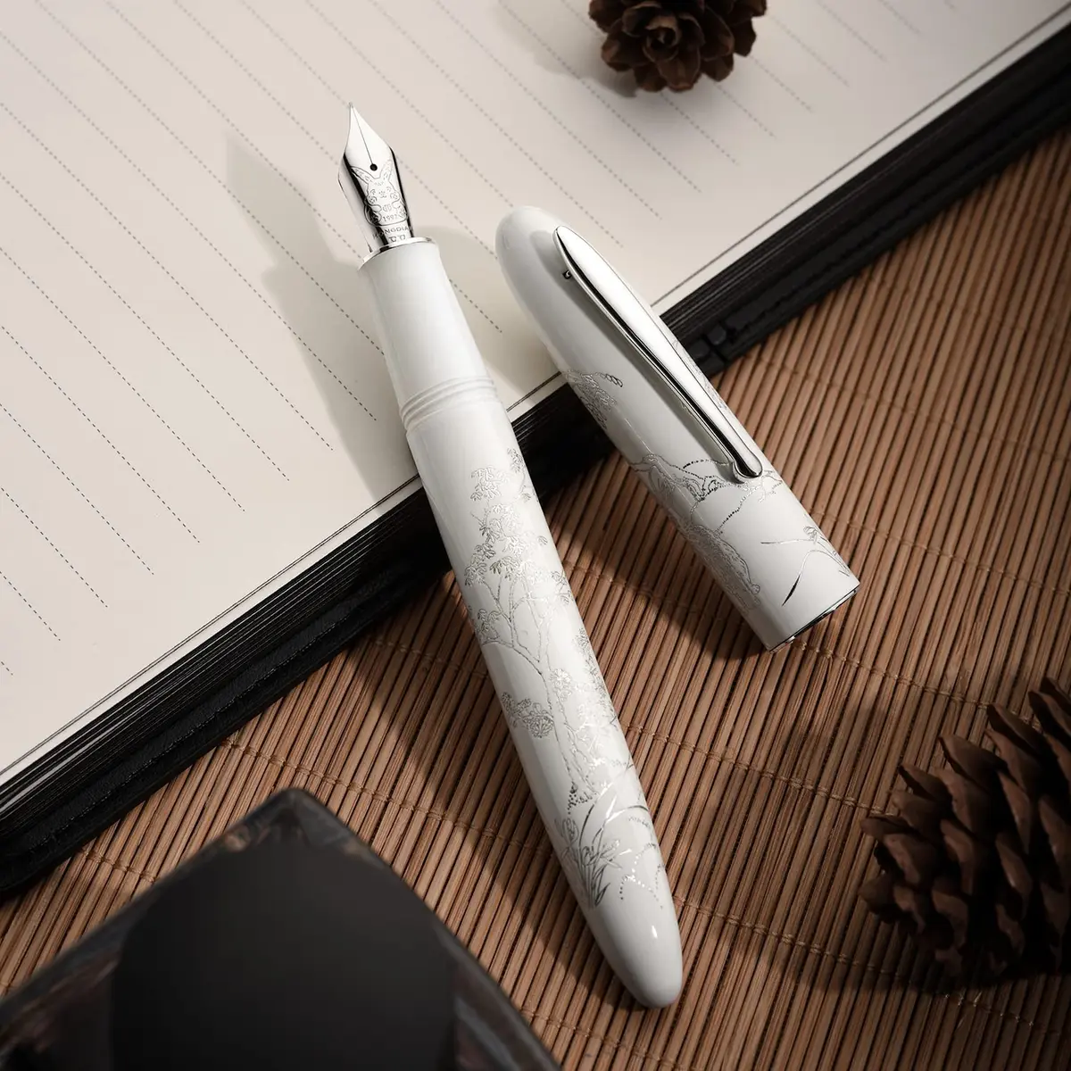 HONG DIAN N23 White Rabbit Fountain Pen, Long Blade Medium Nib Silver Trim, Metal Body, 141mm (5.55 inches) | Smooth Writing Instrument for Students & Professionals - view 5