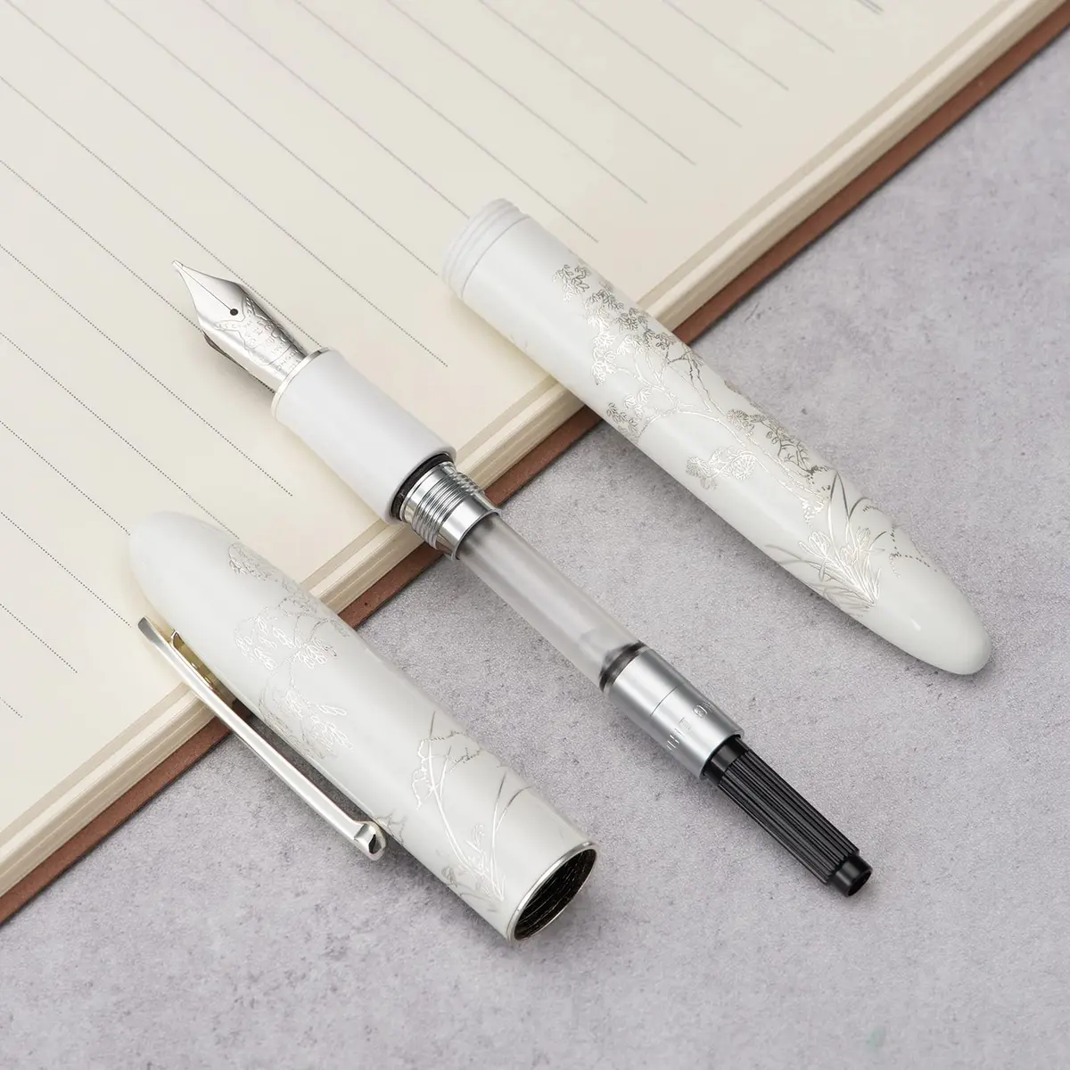 HONG DIAN N23 White Rabbit Fountain Pen, Long Blade Medium Nib Silver Trim, Metal Body, 141mm (5.55 inches) | Smooth Writing Instrument for Students & Professionals - view 6