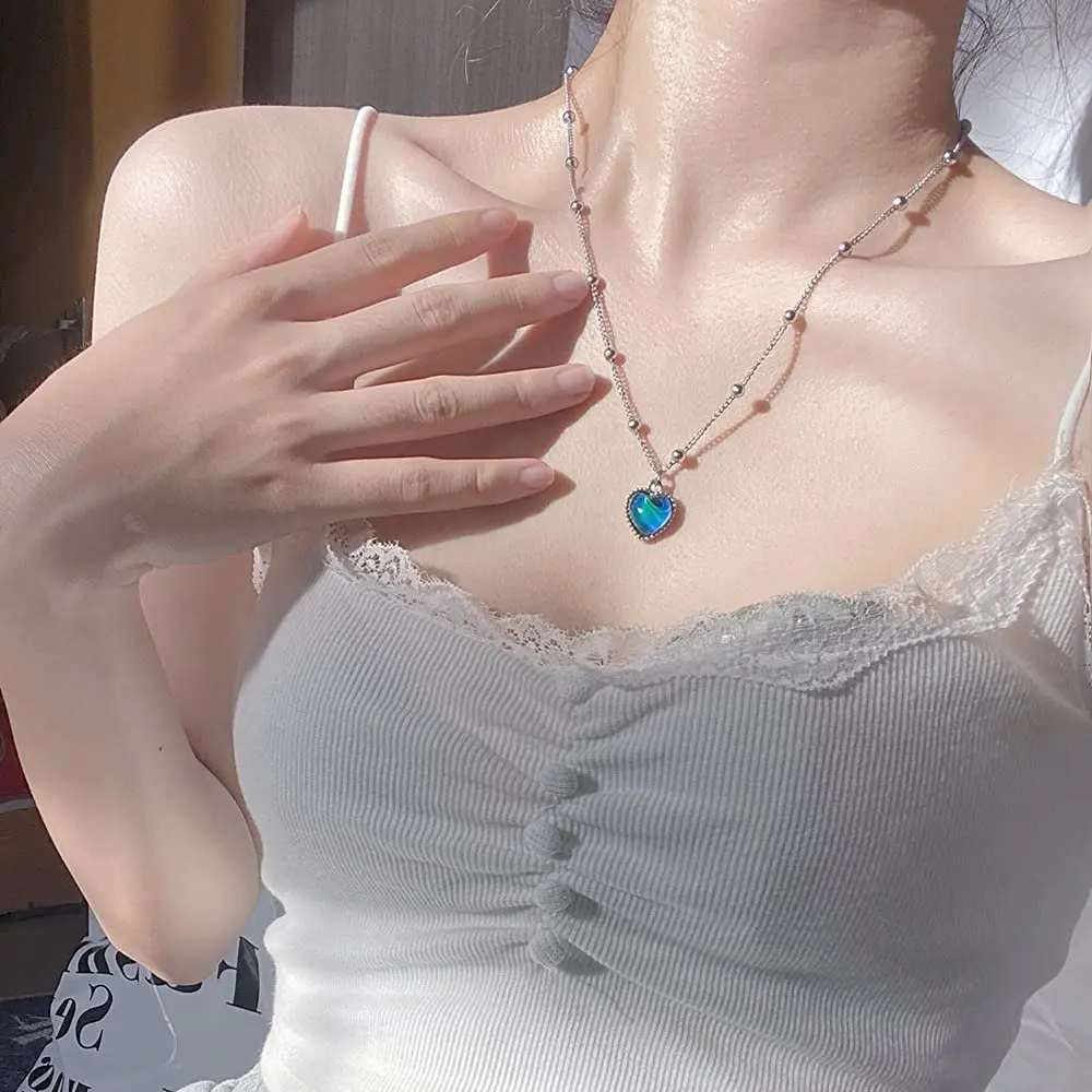 Yocoyee Color Change Love Heart Pendant Necklace 1.4cm x 1.4cm | Temperature-Sensitive Heart Jewelry for Women - view 4