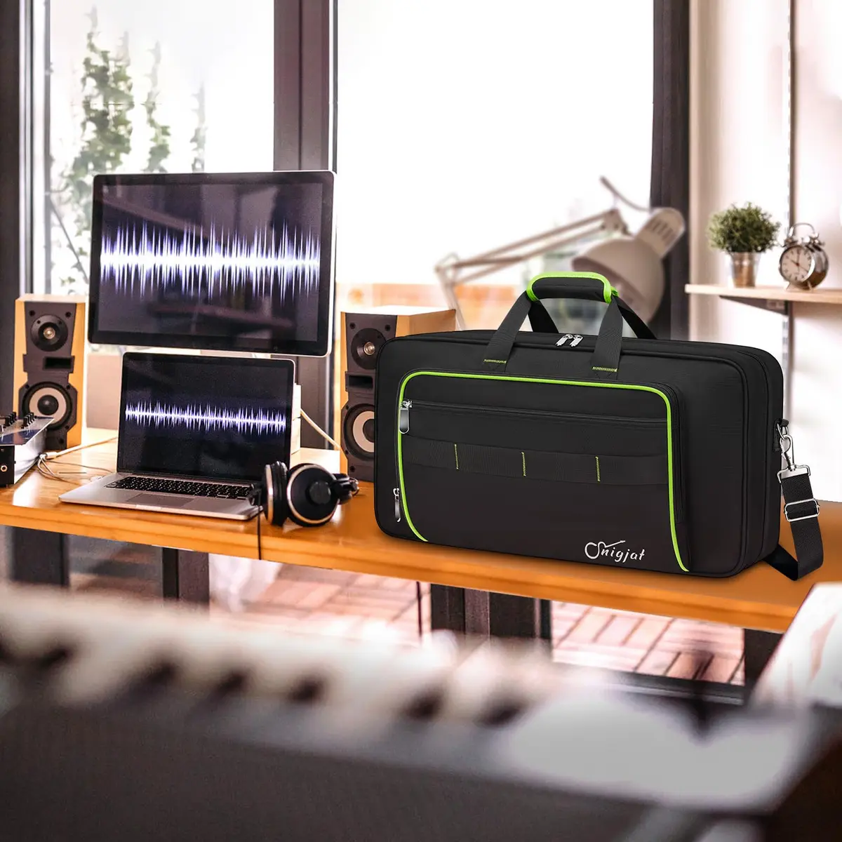 SNIGJAT DJ Controller Case for DDJ FLX4/400/REV1 with Laptop Compartment, 53.98cm x 30cm x 6.35cm (21.5"x11.8"x2.5") - view 7