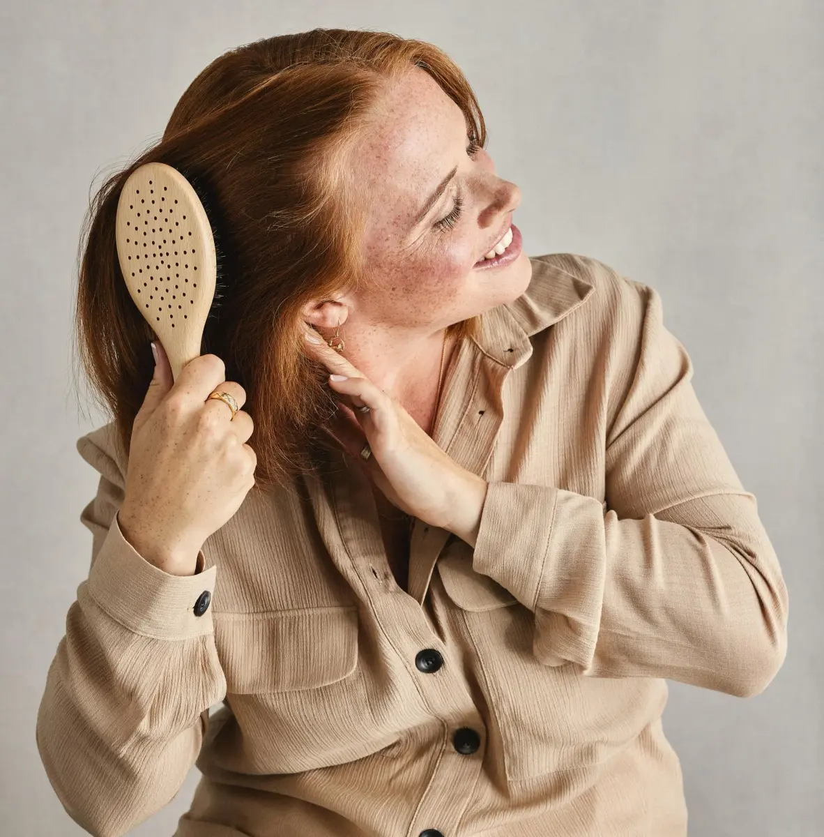 Kent LPF1 Pure Flow Oval Cushion Vented Hair Brush with Boar Bristle & Nylon Bristle, 21.9cm (8.62in) | Blowdry Detangle Volume Curls - view 3