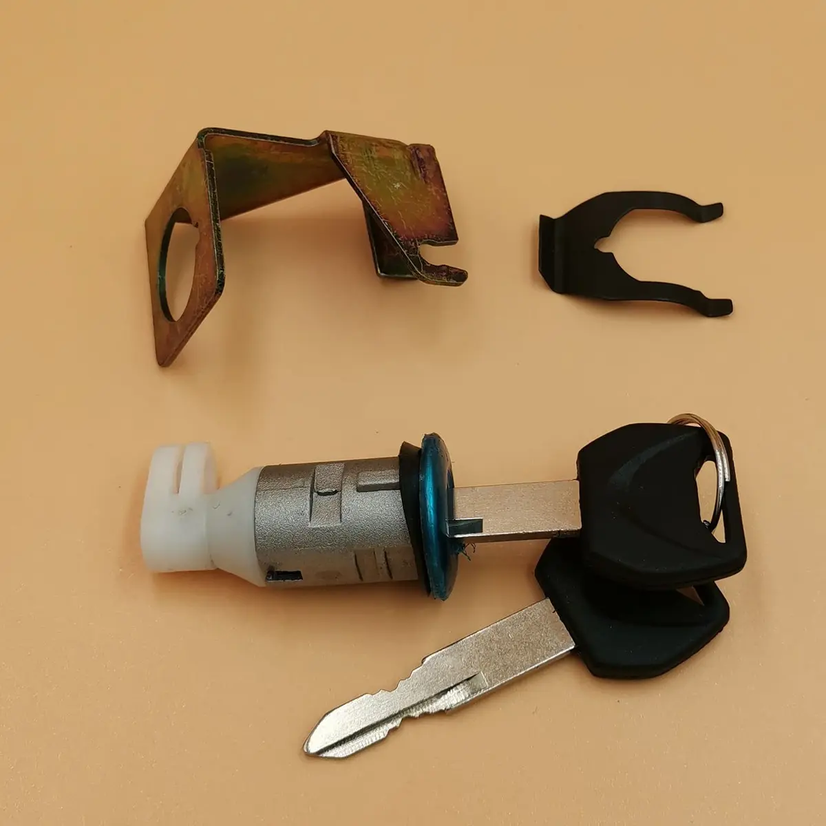 Gokuman Ignition Switch Set for Honda CBR250R CBR300R 2011-2018 with Gas Cap Seat Lock Keys (3 Pins) - view 2