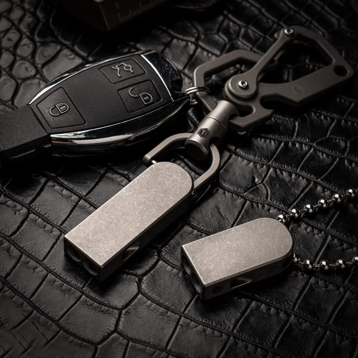 KeyUnity KA25M Titanium Emergency Whistle | Ball-Free Dual-Tube Design, 130dB, Lightweight & Corrosion-Resistant - view 2