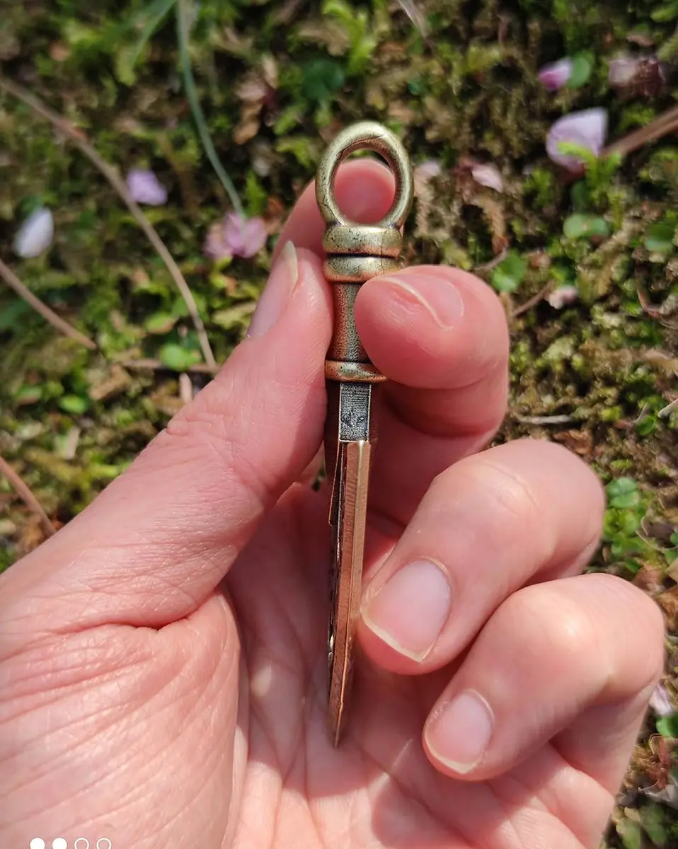 MYAROMA FINDINGS JoJo Adventure Arrow Head Keychain Antique Bronze Styling Leather Keychains - view 5