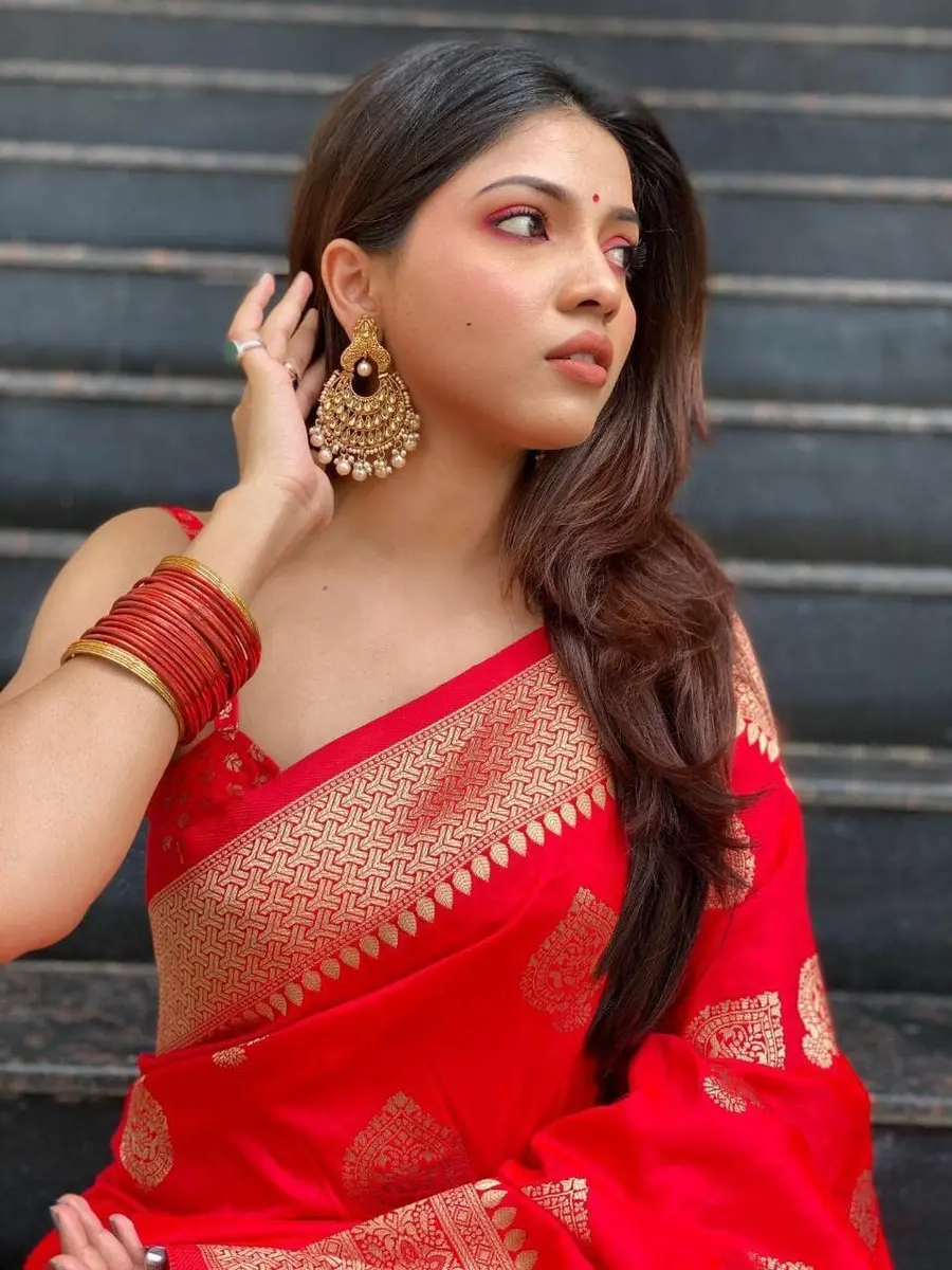 Avantika Fashion Women's Kanjivaram Soft Pure Silk Banarasi Saree with Blouse Piece, Red, 5.5m (18ft) | Jacquard Woven Traditional Indian Wear - view 2