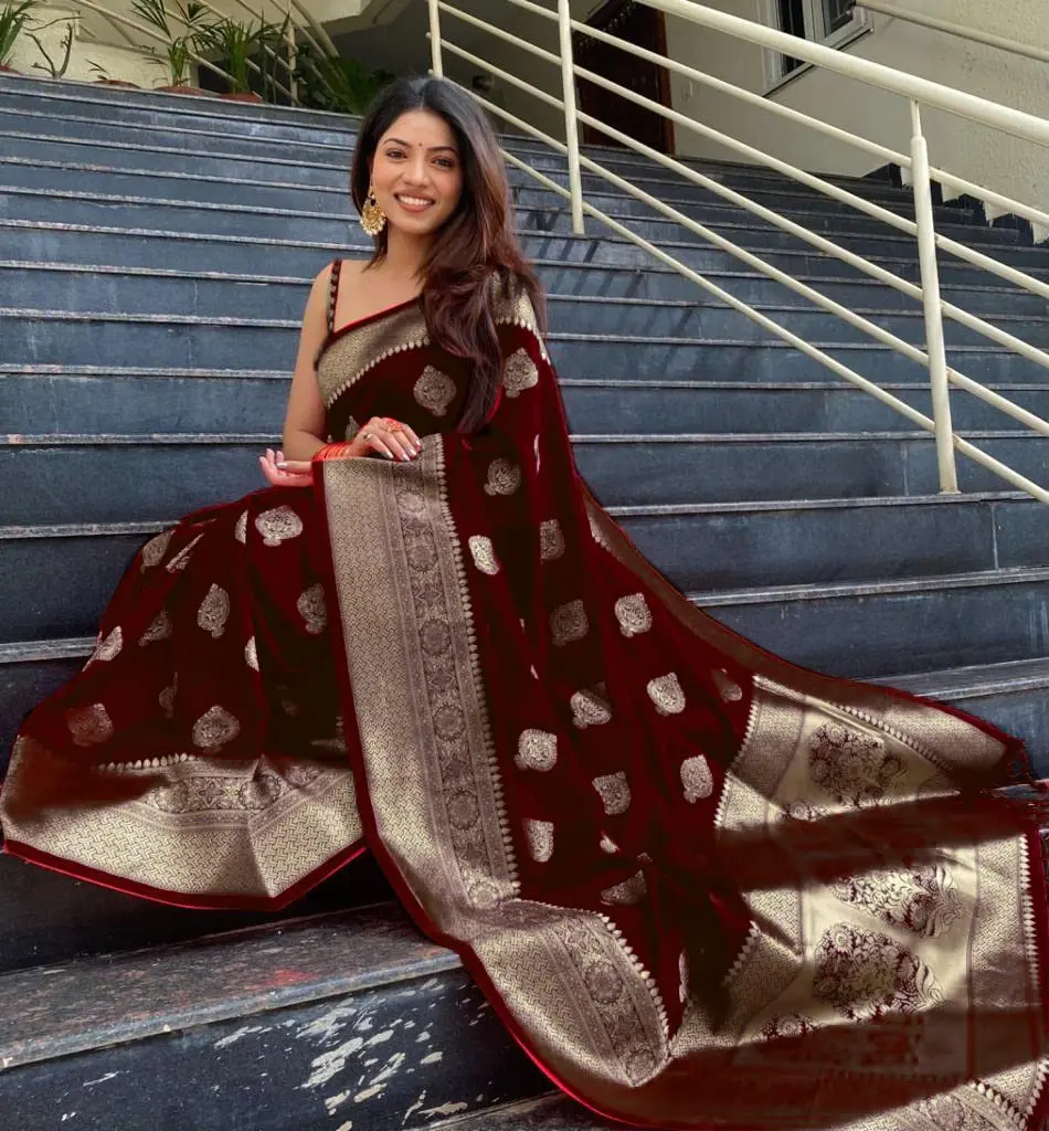 Avantika Fashion Kanjivaram Soft Pure Silk Banarasi Saree with Blouse Piece, Maroon, 610 cm (20 ft) - view 5