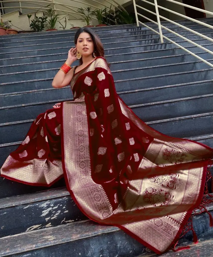 Avantika Fashion Kanjivaram Soft Pure Silk Banarasi Saree with Blouse Piece, Maroon, 610 cm (20 ft) - view 7