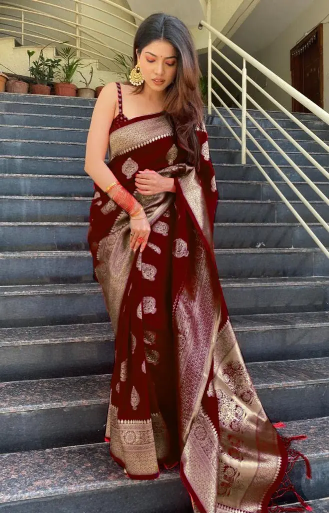 Avantika Fashion Kanjivaram Soft Pure Silk Banarasi Saree with Blouse Piece, Maroon, 610 cm (20 ft) - view 3