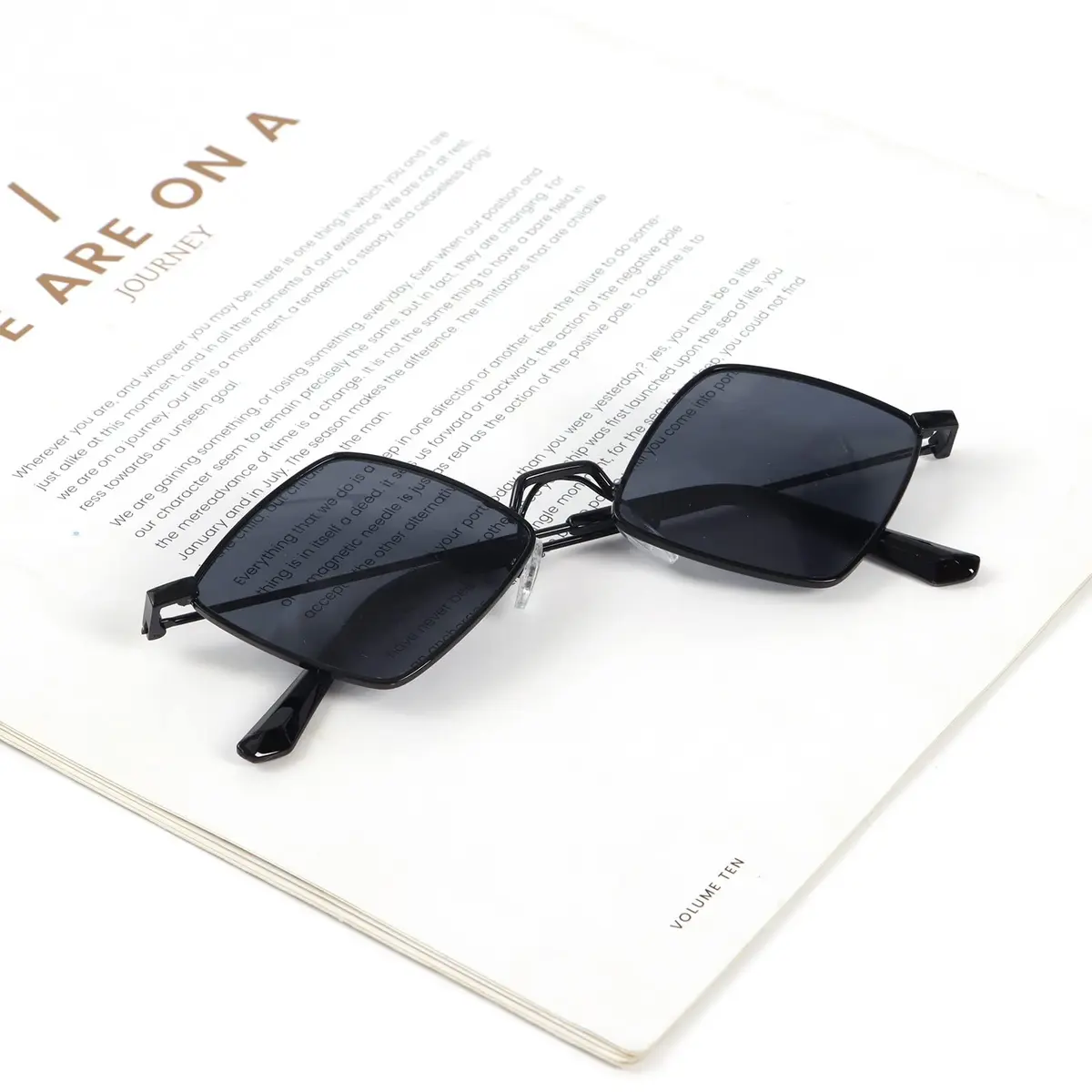 Dazzleimart Retro Diamond Shape Sunglasses for Men Women | Trendy Metal Quadrilateral UV Protection - view 7