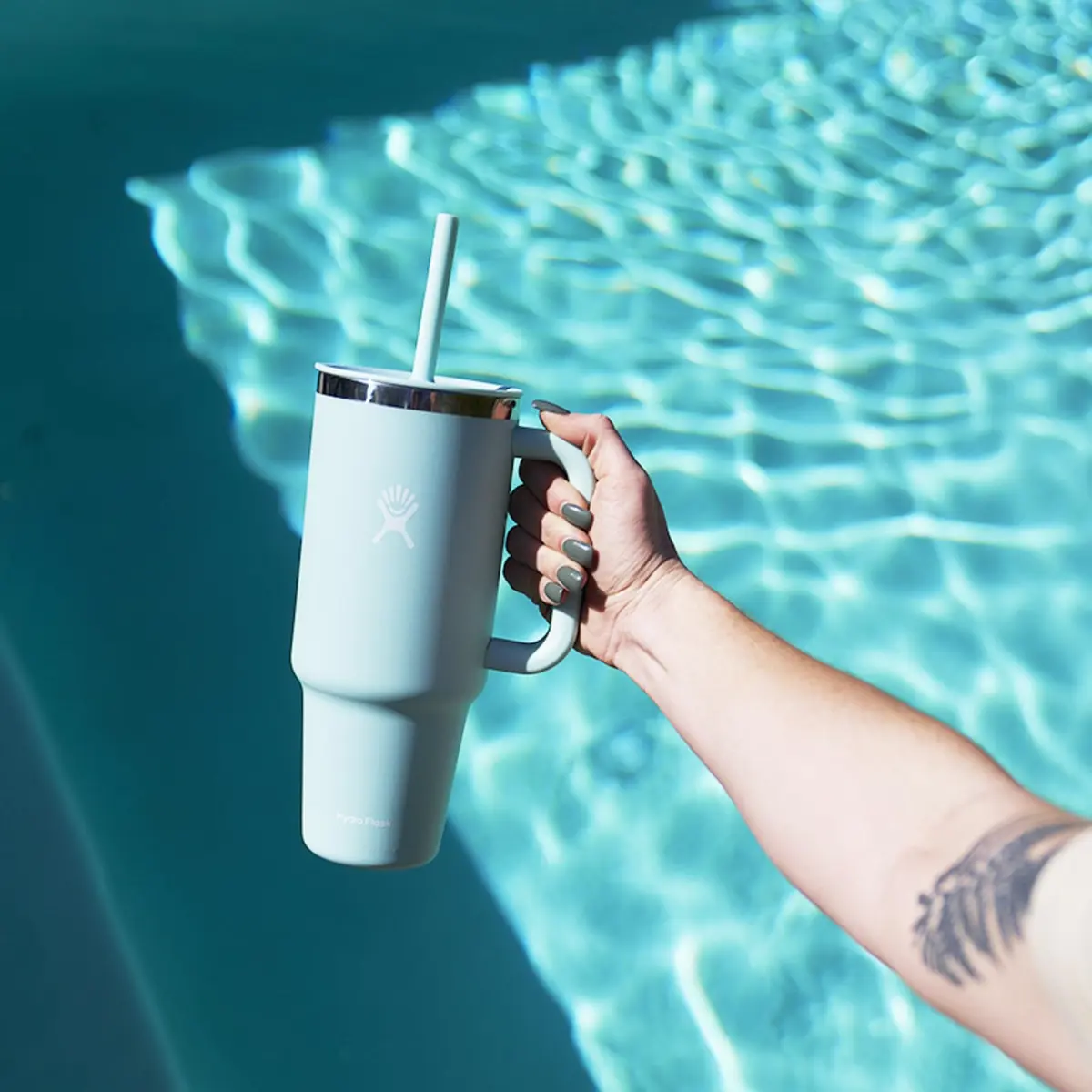 Hydro Flask Travel Tumbler with Handle, Lid and Straw - Insulated Stainless Steel 946ml (32 Oz) Dew | Keeps Drinks Cold for Hours - view 2