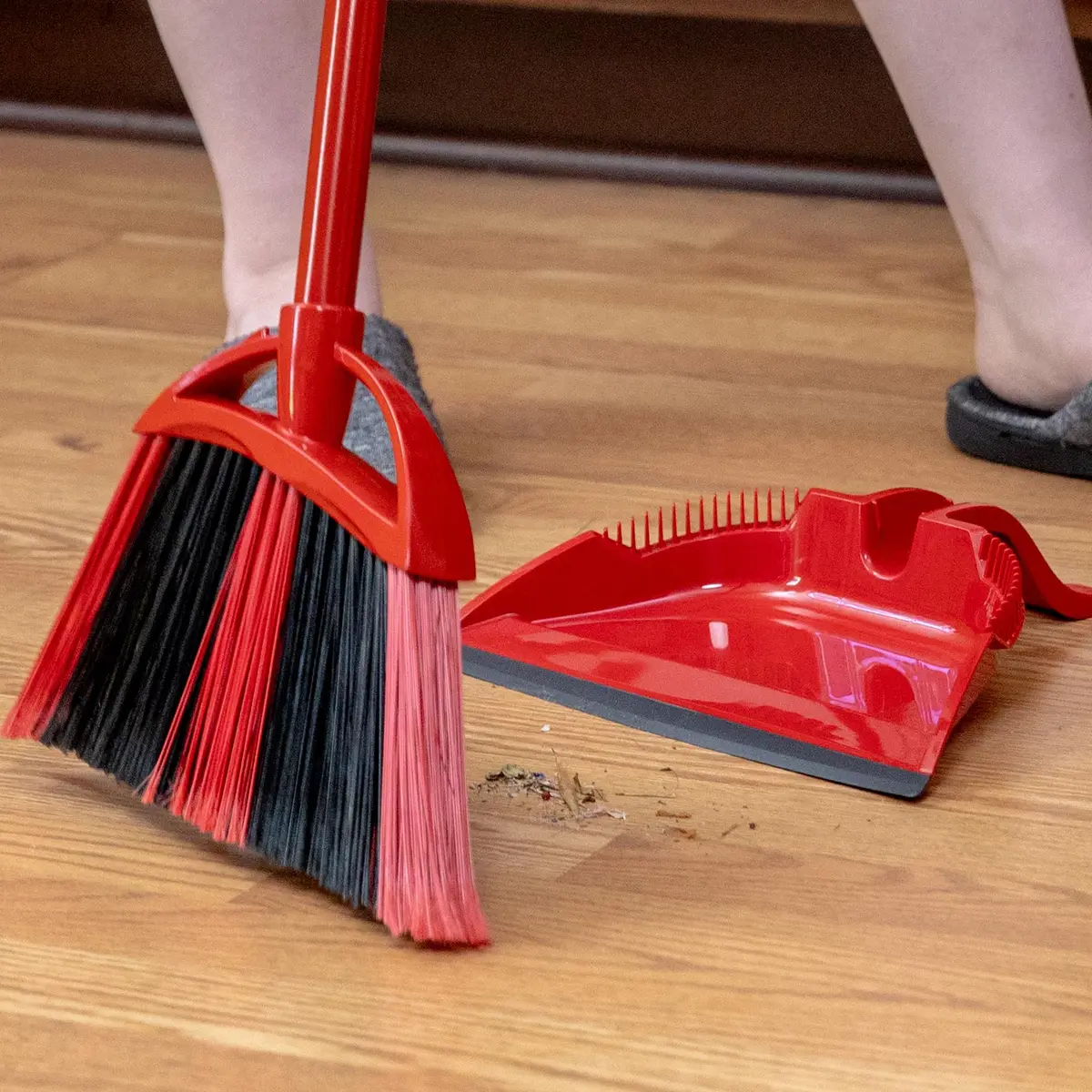 O-Cedar One Sweep Broom & Step-On Dustpan Set | Patented Wave Bristles Remove Over 99% of Dirt in One Pass | Lightweight & Quiet for Pet-Friendly Cleaning - view 7
