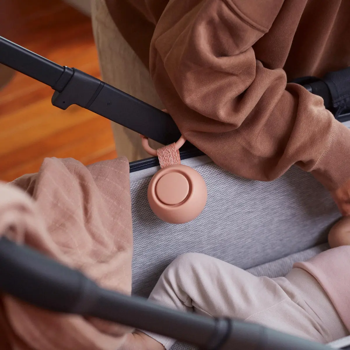 Hatch Go Portable Sound Machine & Sleep Soother for Babies & Kids (Peach) | 15-Hour Battery Life - view 3