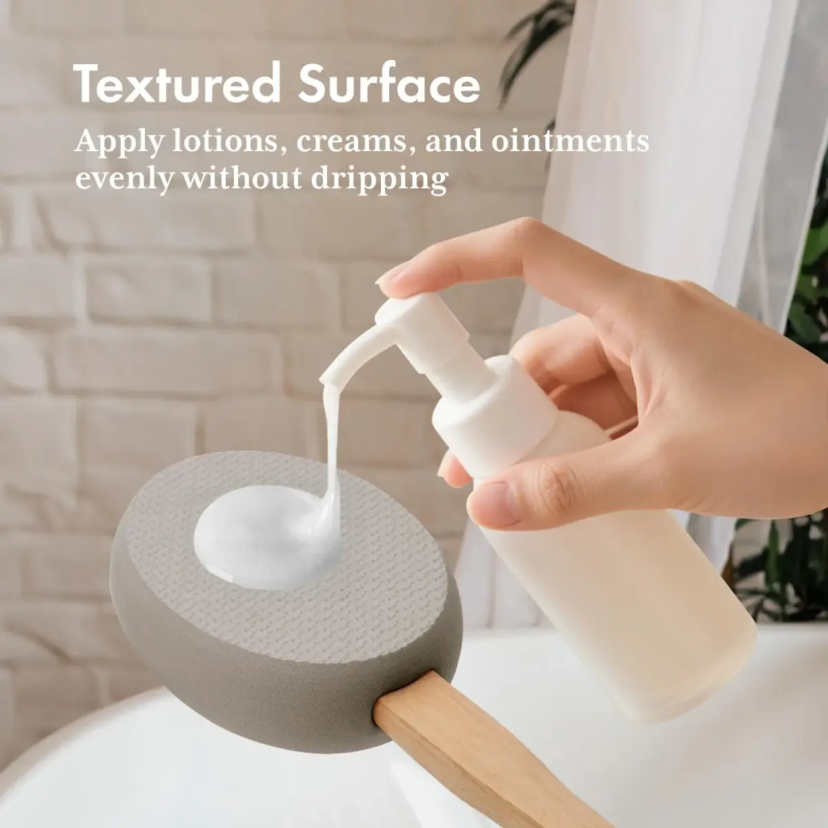 AmazerBath Lotion Applicator for Back, Feet, 4 Replaceable Pads with Long Handle, Gray | Applies Lotion Evenly - view 3