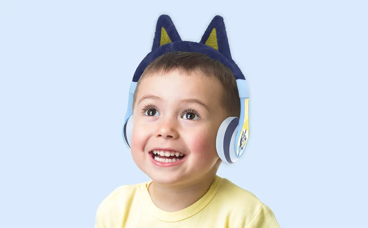 eKids Bluey Bluetooth Headphones for Kids, Volume Reduced Wireless On-Ear Headphones with Microphone | Safe Listening - view 2