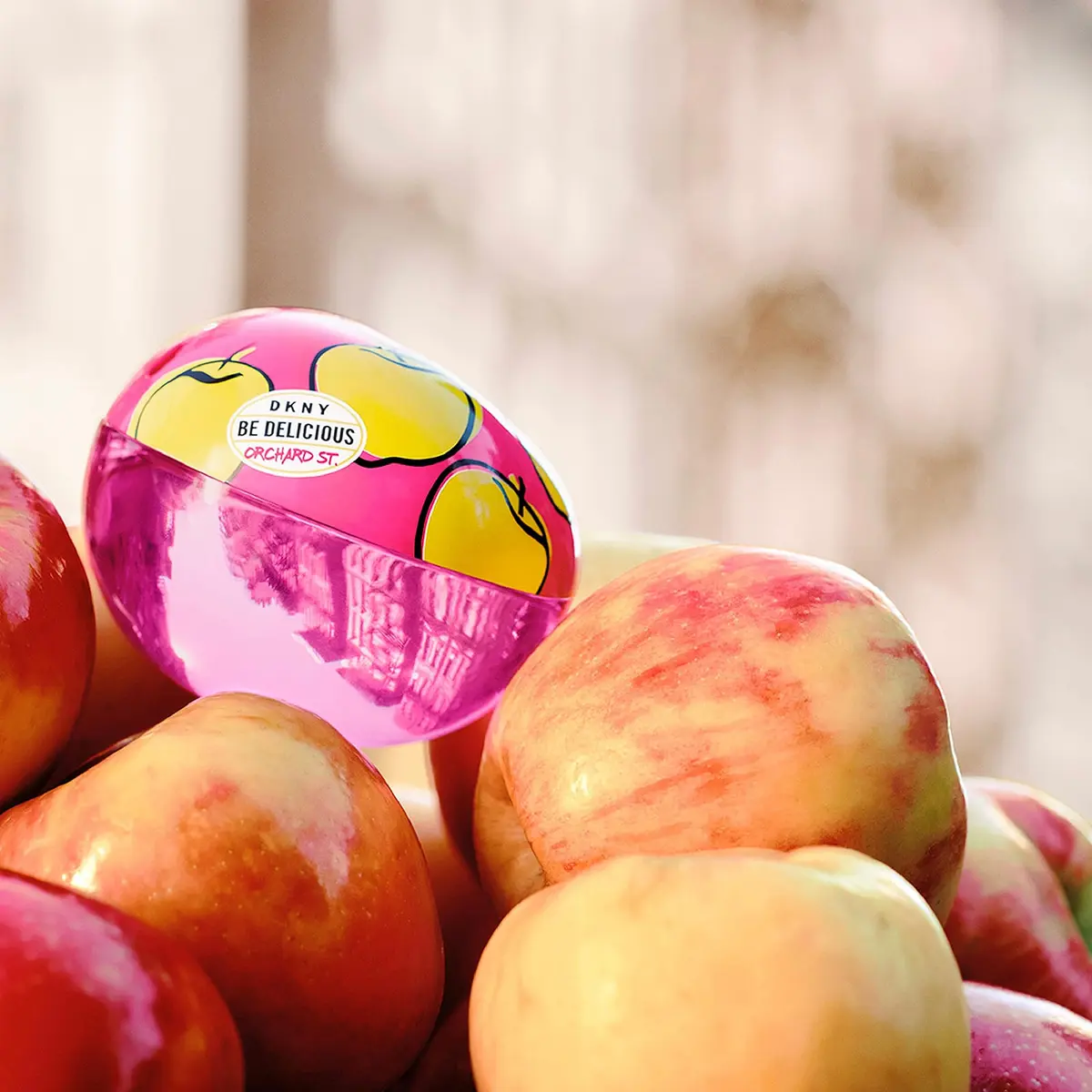 DKNY Be Delicious Orchard St. Eau de Parfum 1.7 Fl Oz | Vibrant, Feminine, NYC-Inspired - view 3