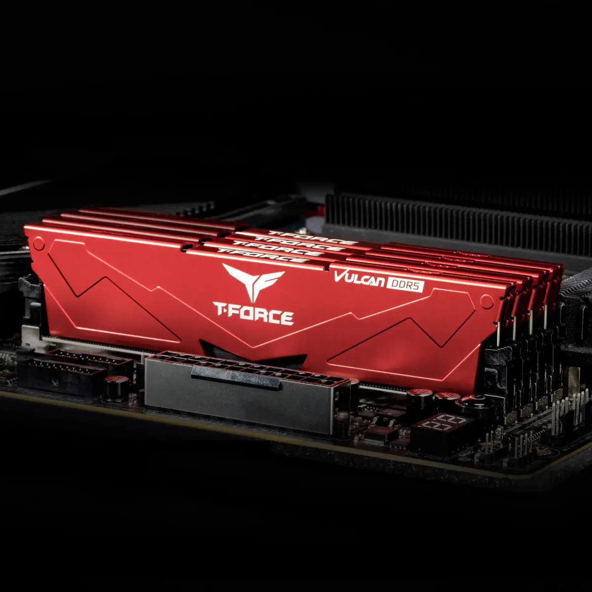 TEAMGROUP T-Force Vulcan DDR5 32GB (2x16GB) 6000MHz CL30 Red | High-Performance Desktop Memory Module - view 7