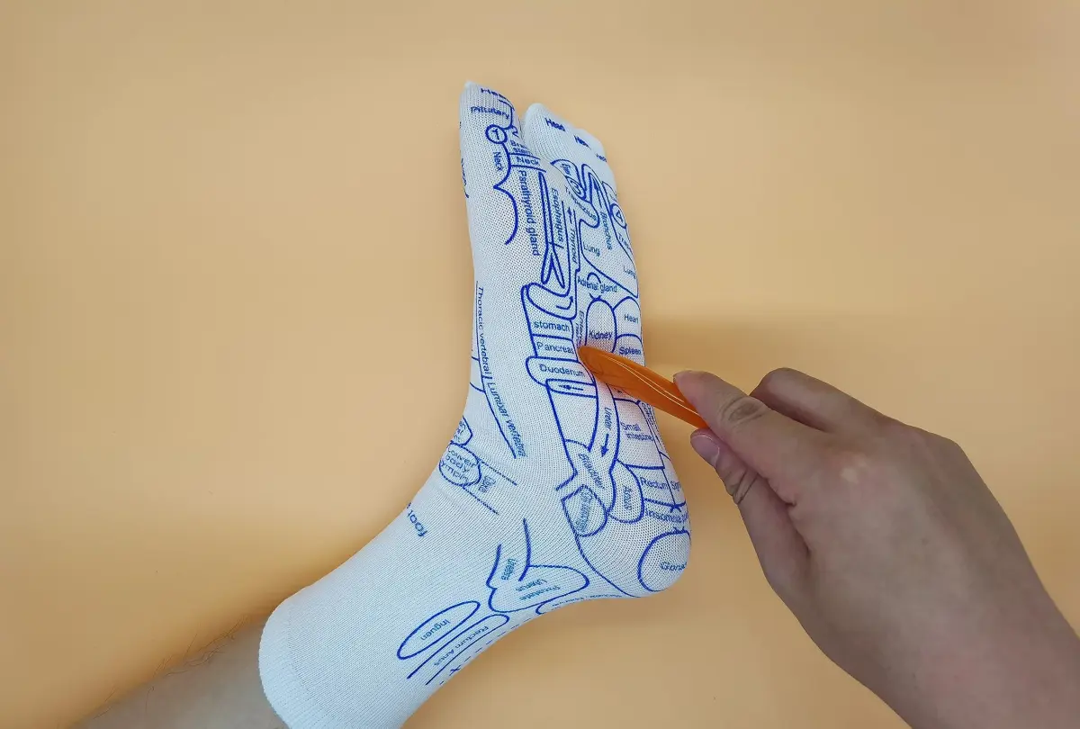 Broman Reflexology Socks for Foot Massage with Acupressure Pen, Men's Size, 1 Pair | Professional Foot Acupoint Mapping - view 5