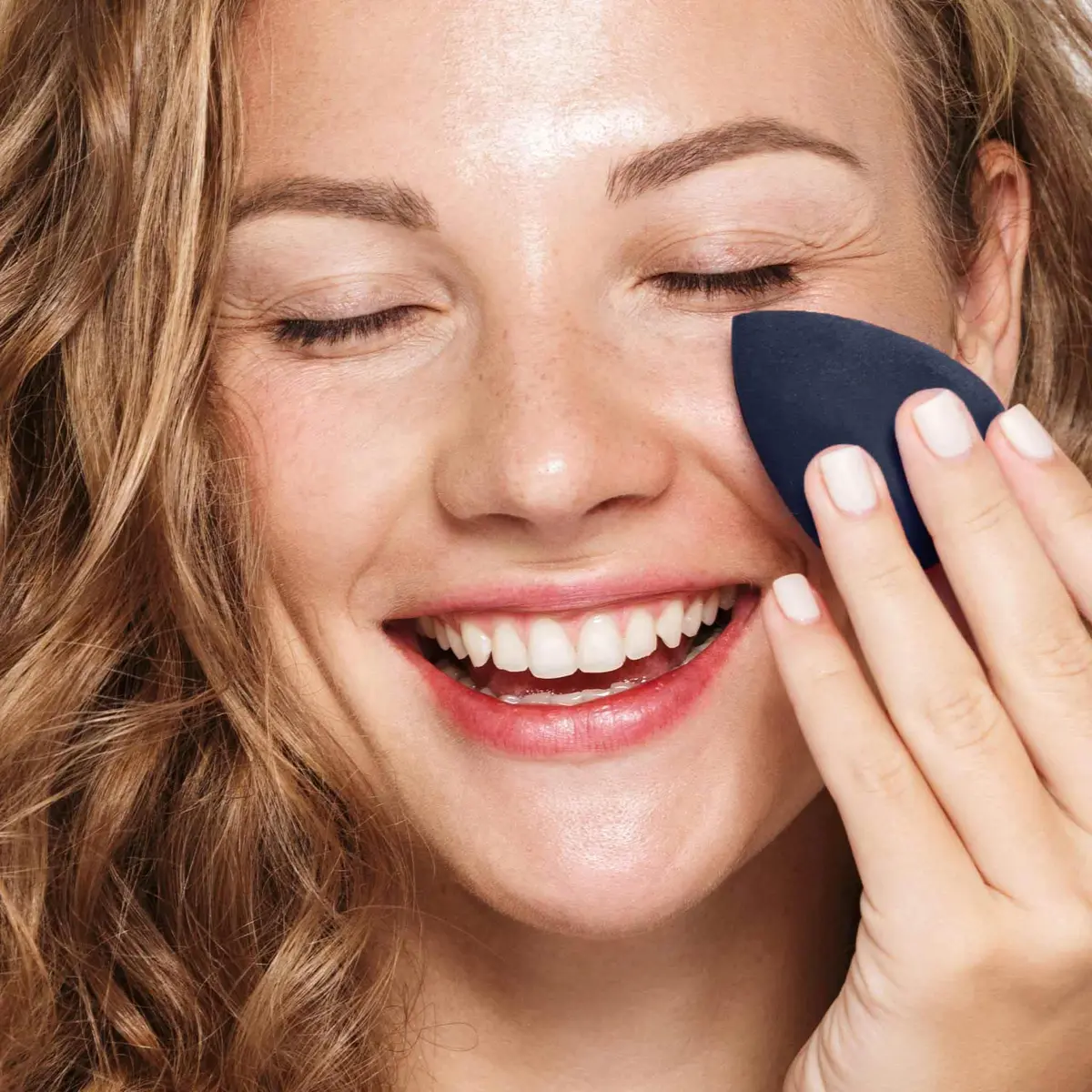 Lune+Aster Complexion Sponge | Latex-Free Makeup Blender for Flawless Finish (1 Count) - view 4