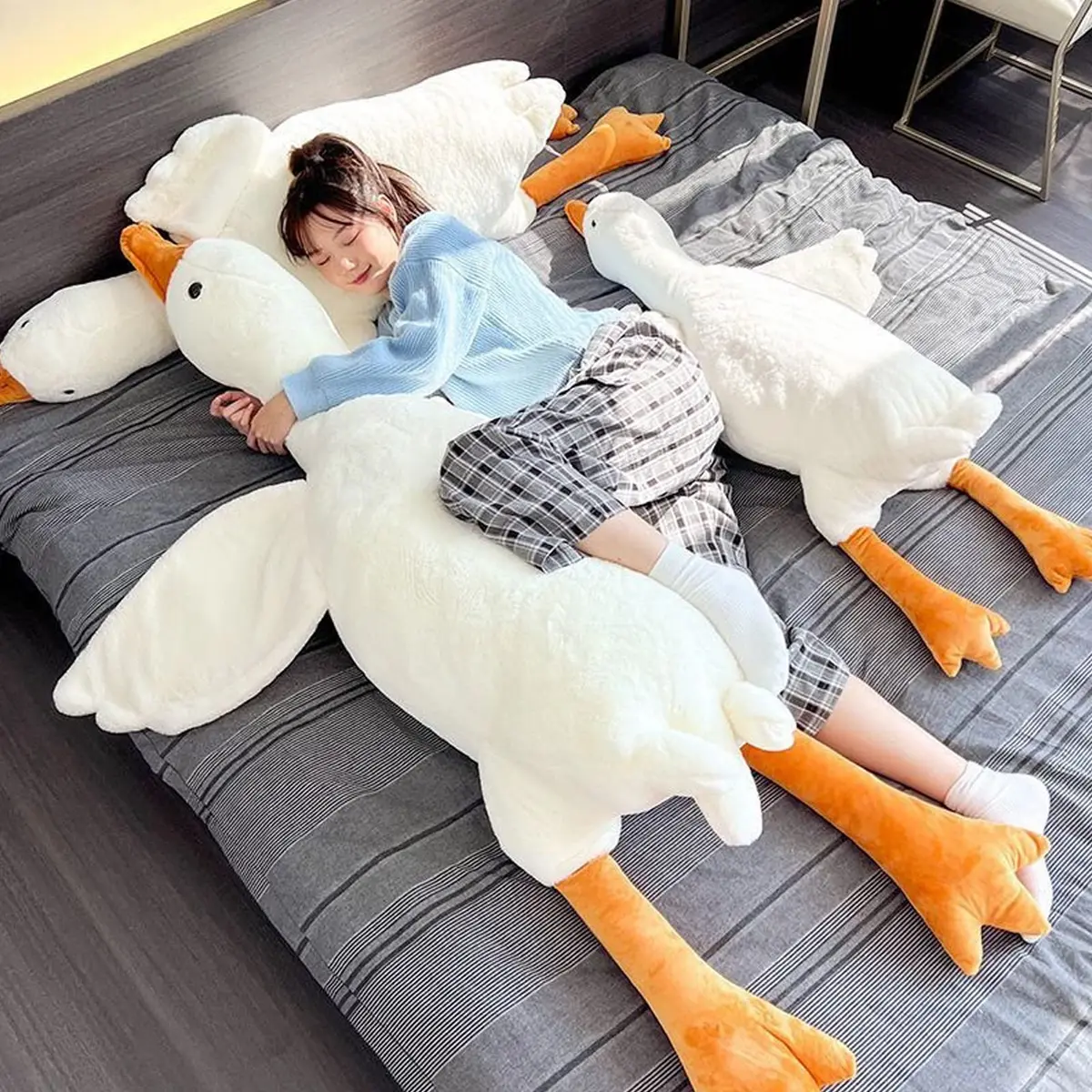 Doireum Swan Stuffed Animal 5.5 lbs Weighted Plush Swan Toy Big Goose Gift for Kids - view 5