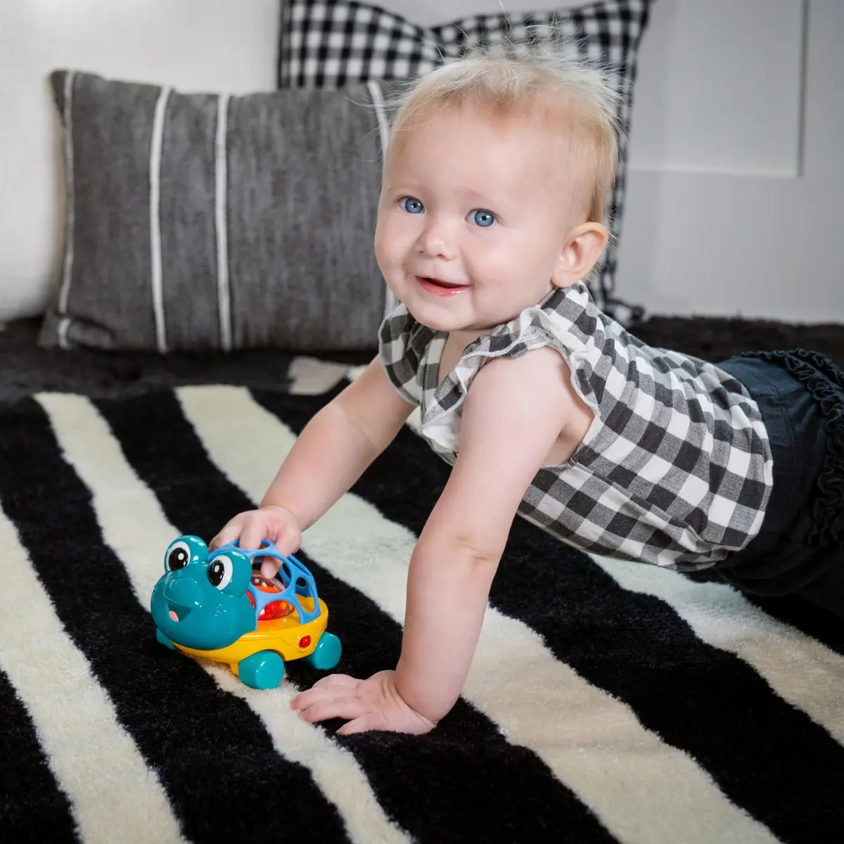 Baby Einstein Curious Car Neptune Oball Toy Car & Rattle 9.5cm (3.7in) | Lights & Rattle for 3+ Months - view 6