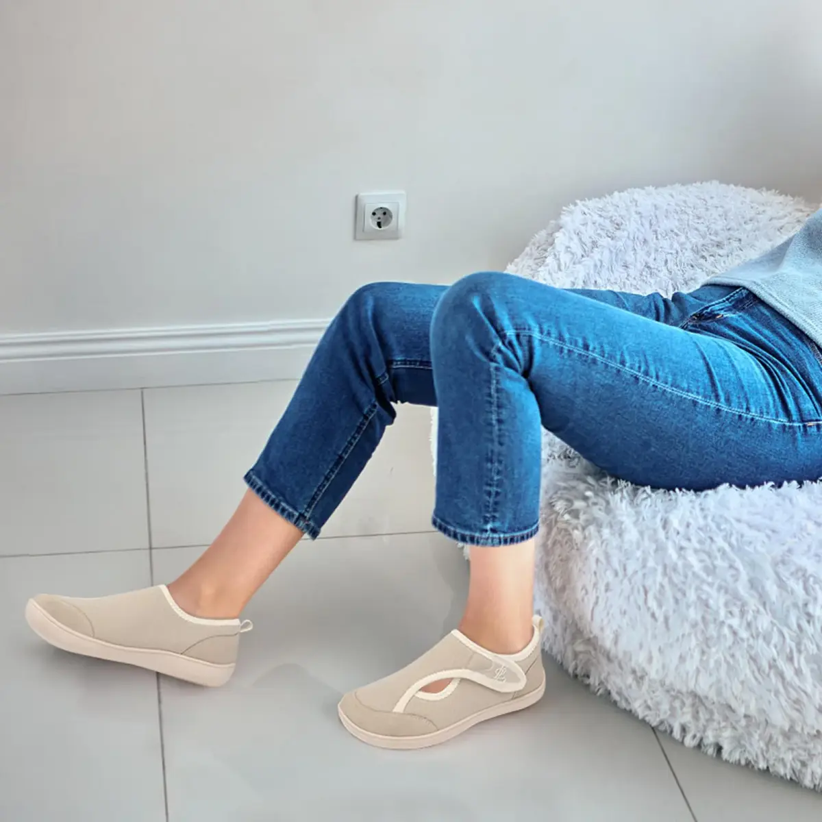LeIsfIt Women's Adjustable Diabetic Slippers Wide Fit Beige Size 9 (27.89 cm / 10.98 in) | Comfortable Indoor Outdoor House Shoes - view 3