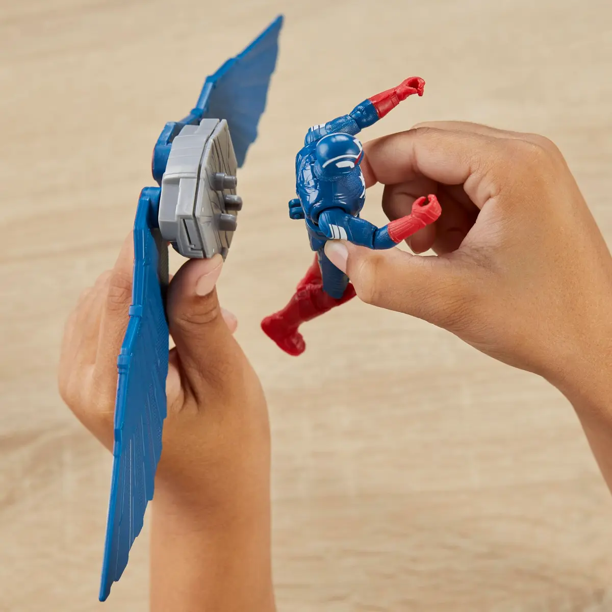 Marvel Epic Hero Series Captain America Flight Control Action Figure 10 cm (4-inch) | ASTM-Tested Toy for Kids 4+ - view 3