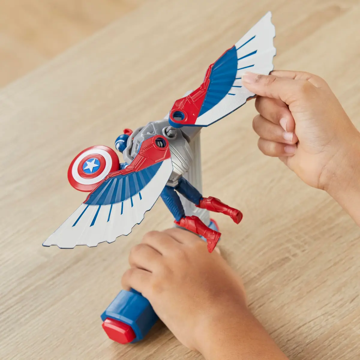 Marvel Epic Hero Series Captain America Flight Control Action Figure 10 cm (4-inch) | ASTM-Tested Toy for Kids 4+ - view 4