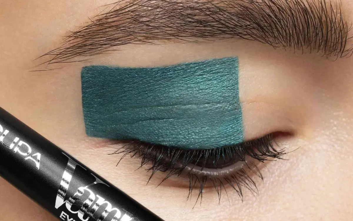 Pupa Milano Vamp! Waterproof Eye Pencil 304 Magnetic Emerald | Long Lasting, Smudge & Waterproof Formula - view 4