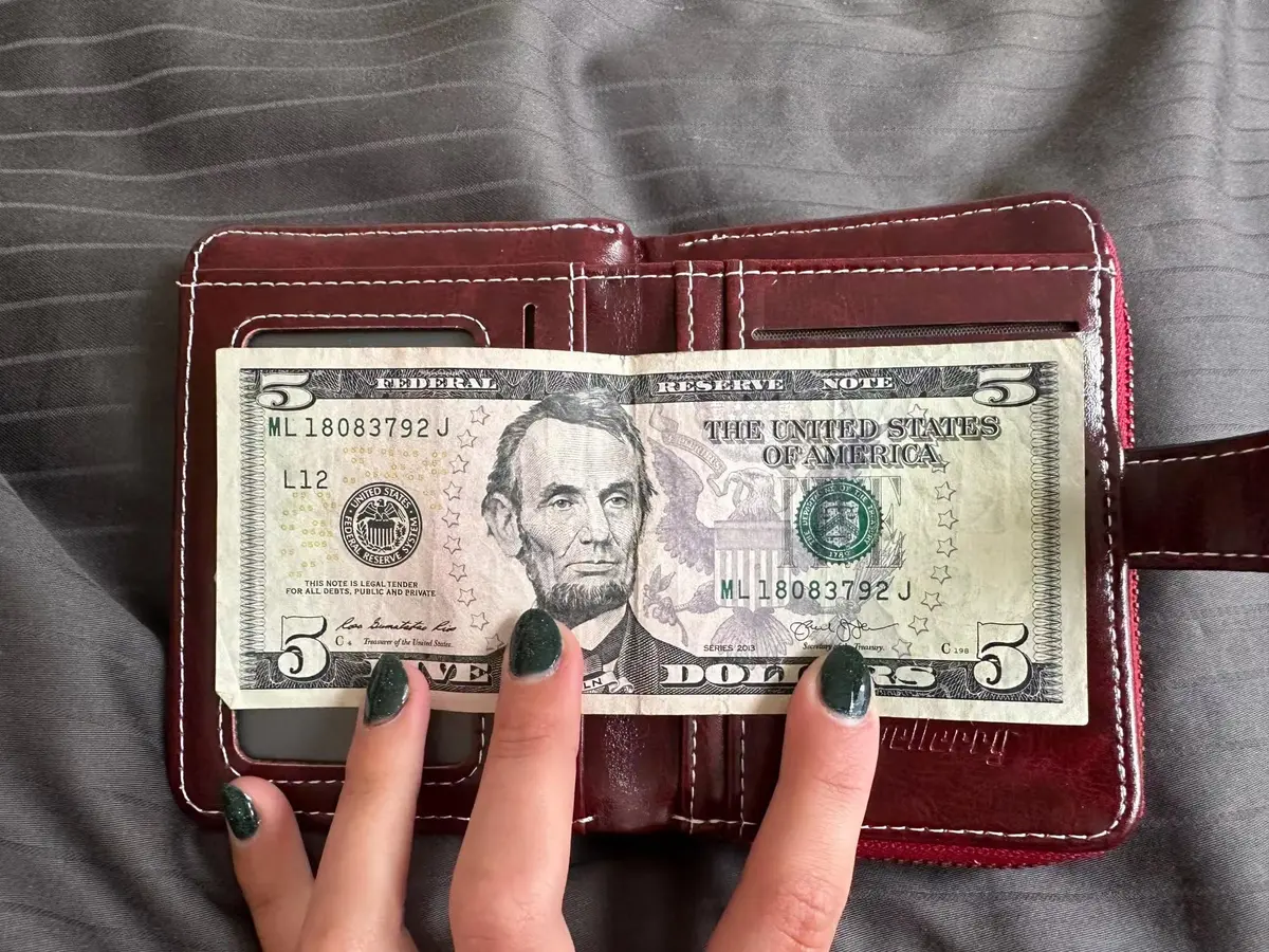 GGOOB Small Wallet for Women Zip Bifold Vintage Wallet Goth Purse Mini Leather Cash Wallets with Zipper Coin Pocket (Red,Small) | Compact & Roomy - view 3