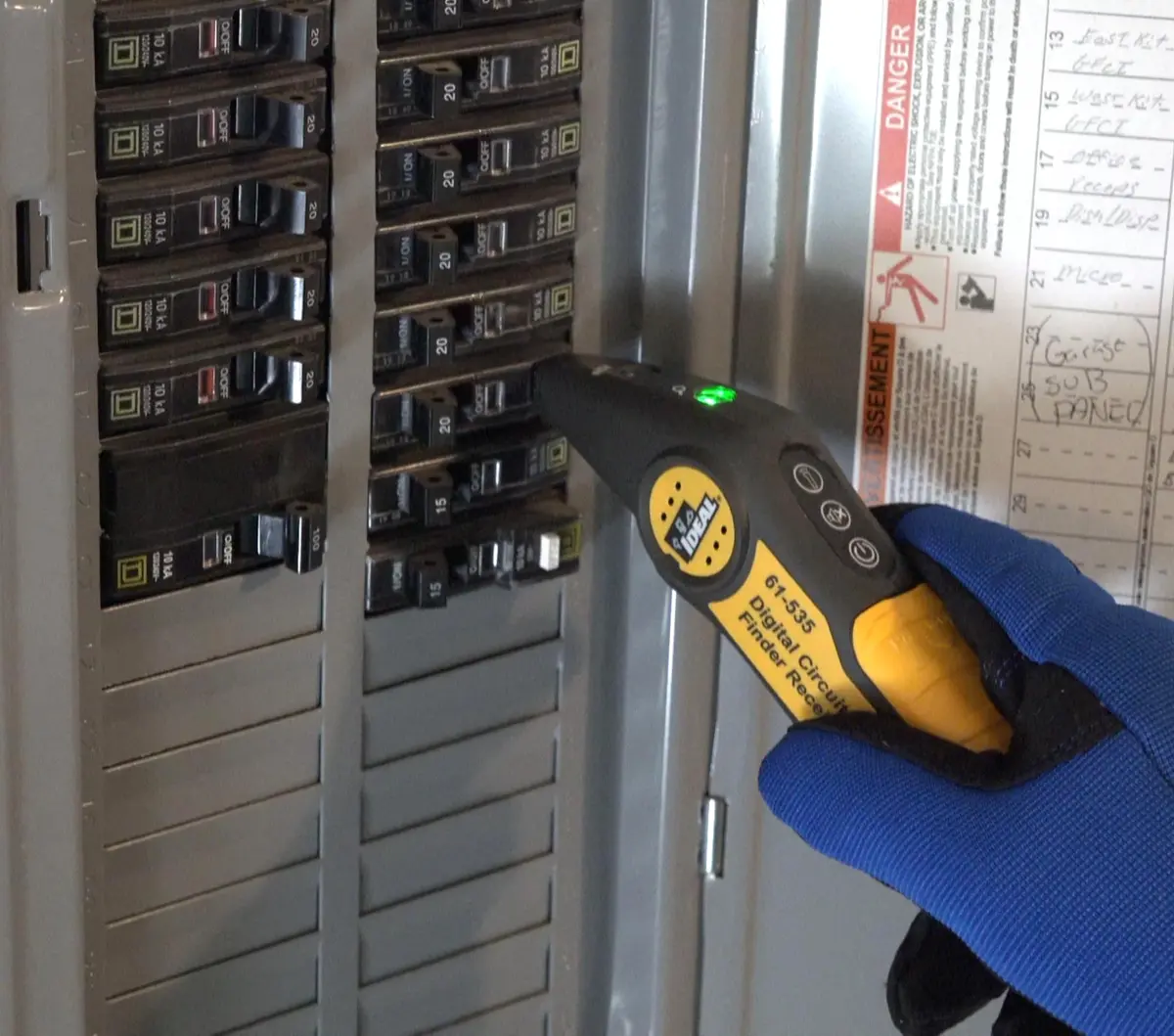 Ideal Industries Digital Circuit Breaker Finder, 61-535, 120V AC | Safe, Accurate, Non-Contact Voltage Detection - view 3