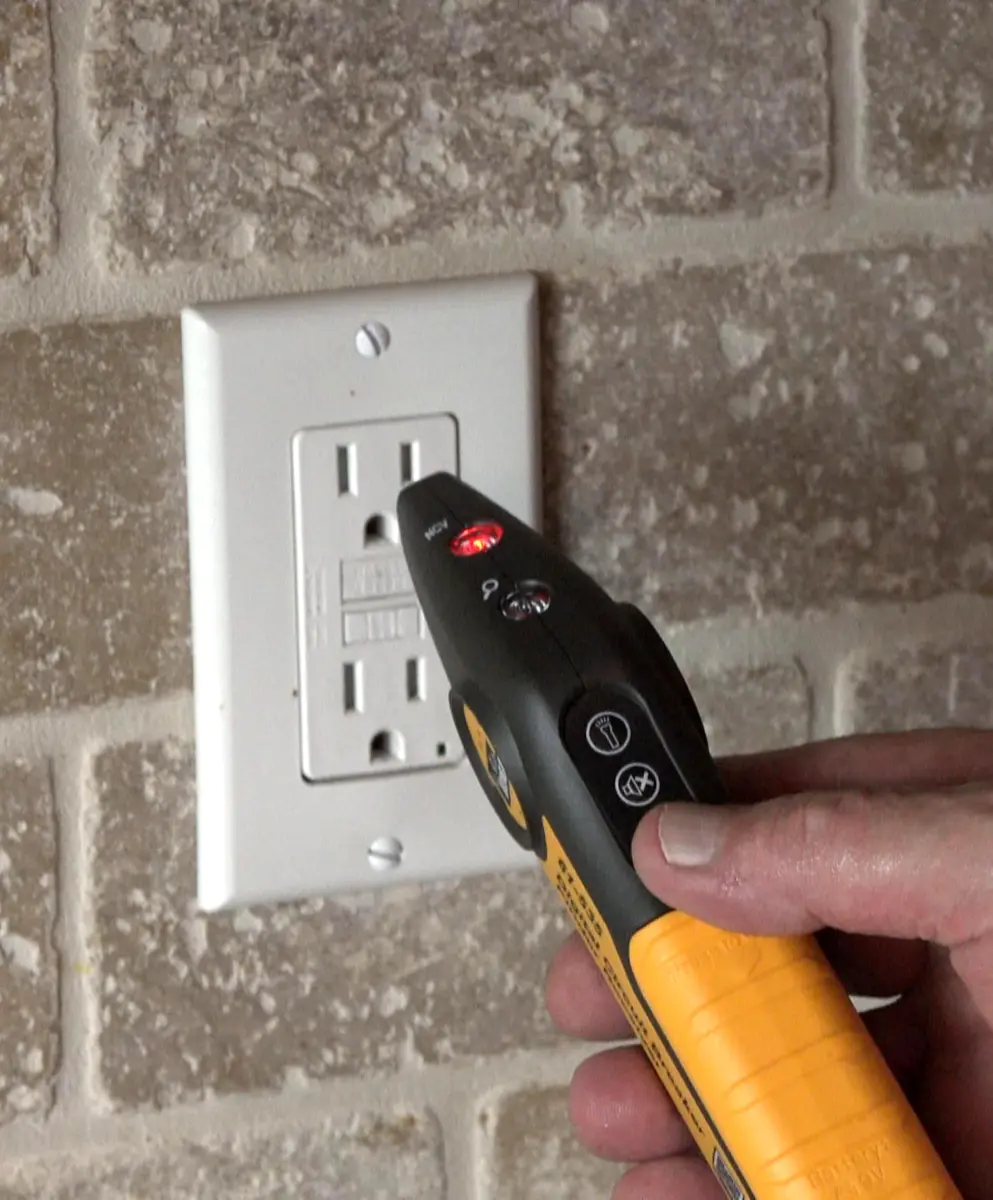 Ideal Industries Digital Circuit Breaker Finder, 61-535, 120V AC | Safe, Accurate, Non-Contact Voltage Detection - view 4
