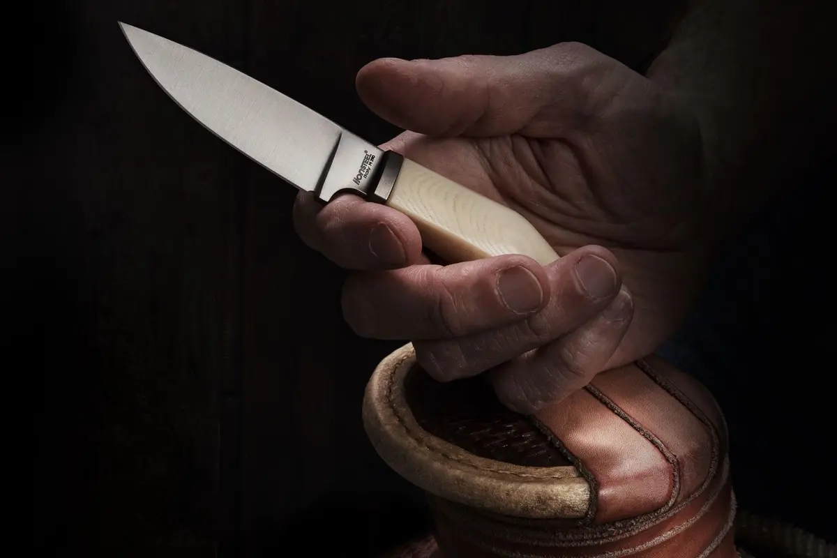 LionSteel WILLY Compact Fixed Blade Knife | Italian M390 Steel, Solid Handle, Titanium Guard (Olive Wood) - view 3