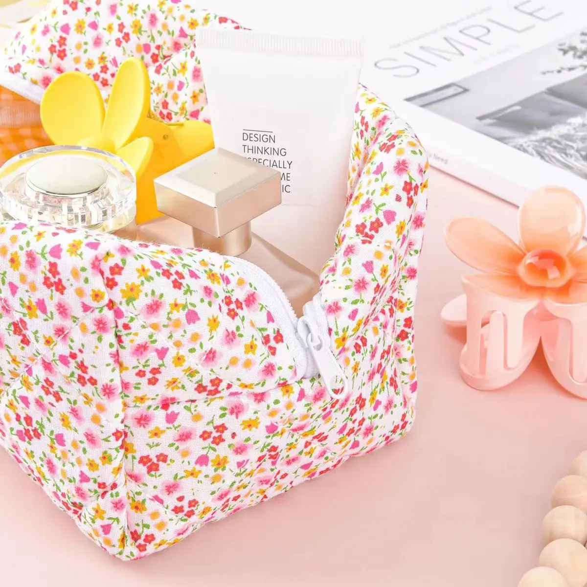 MZLUWM Puffy Coquette Floral Quilted Makeup Bag Large Fashionable Travel Pouch Cute Pink 20cm (7.8in) x 12cm (4.7in) x 10cm (4in) - view 3
