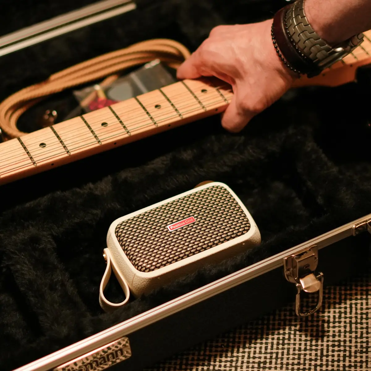 Positive Grid Spark GO 5W Ultra-Portable Smart Amp & Speaker – Pearl | 10.16cm (4 inch) Speaker - view 9