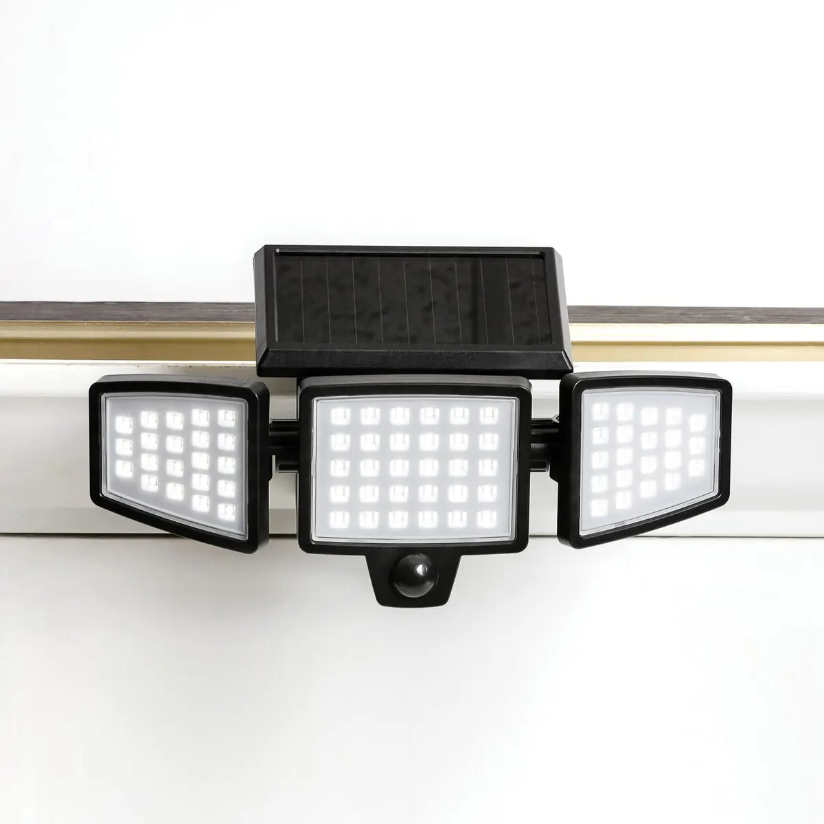 INSERT TOOLLESS PRODUCTS Solar Security Light 1,000 Lumens | Tool-Free Gutter Mount, Motion-Activated, Black - main product image