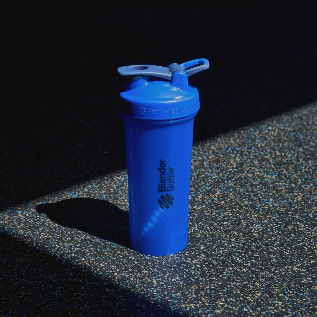 BlenderBottle Classic V2 Shaker Bottle 28 oz (828 ml) Reflex Blue | Patented Mixing System - view 6
