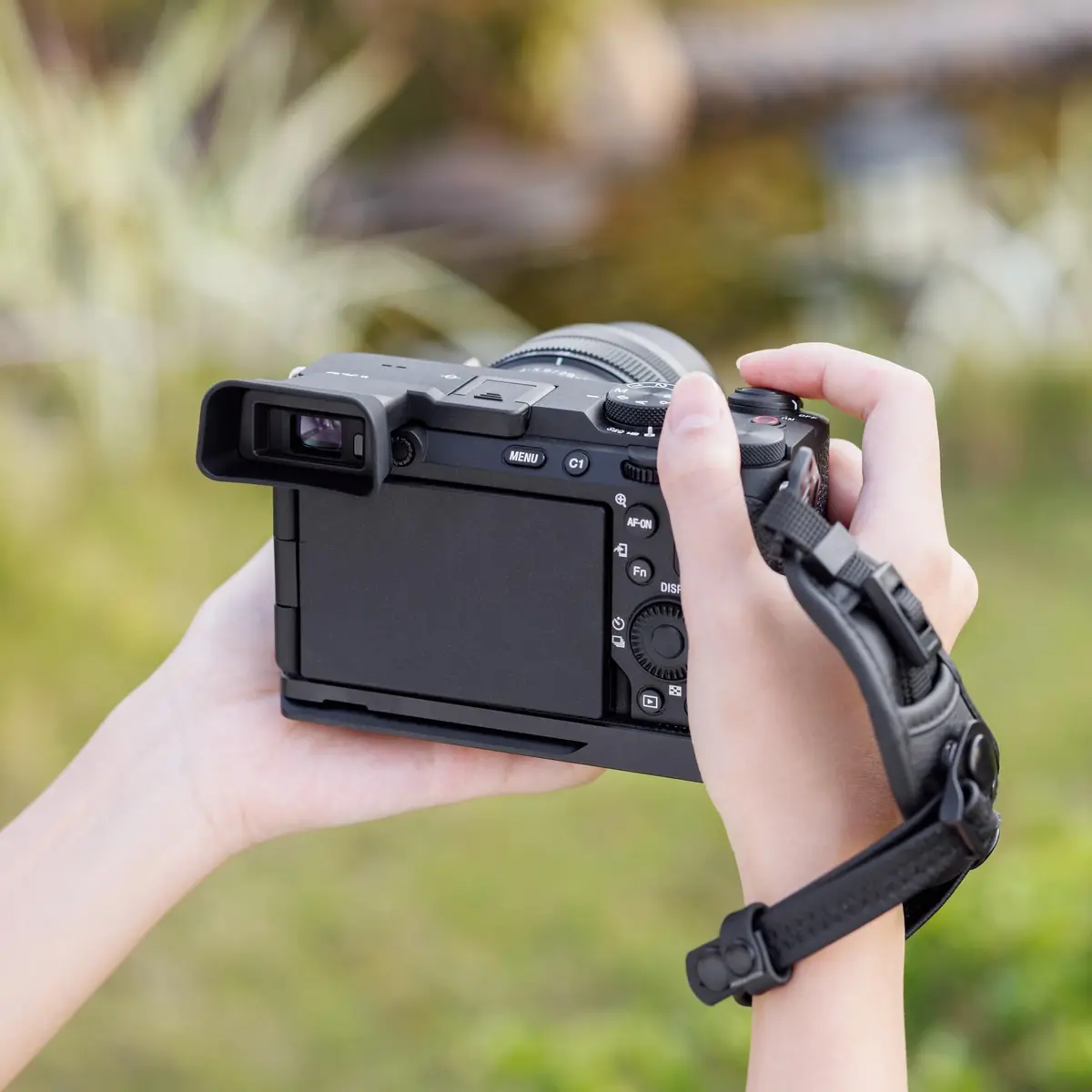 Kiorafoto Extended Eyecup for Sony Alpha A7CII A7CR Cameras | Blocks Stray Light & Protects Viewfinder - view 7