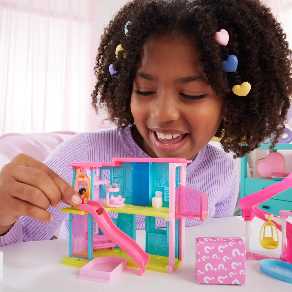 Barbie Mini BarbieLand Doll House Sets, Mini Dreamhouse with Surprise 1.5-inch Doll, Furniture & Accessories, Plus Elevator & Pool | Imaginative Play for Kids 4+ - view 2