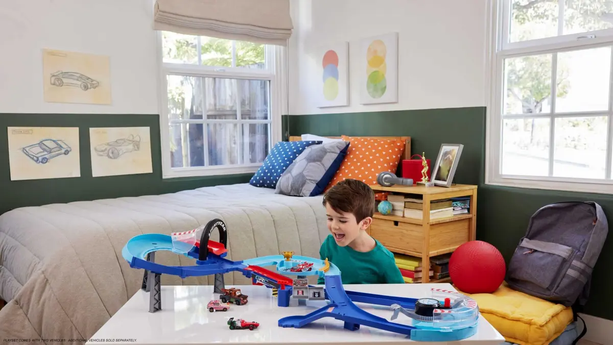 Mattel Disney and Pixar Cars GRC Jumping Raceway Toy Playset | Kid-Powered Racing Fun with Lightning McQueen & Francesco Bernoulli (Large Plastic, Multicolor) - view 2