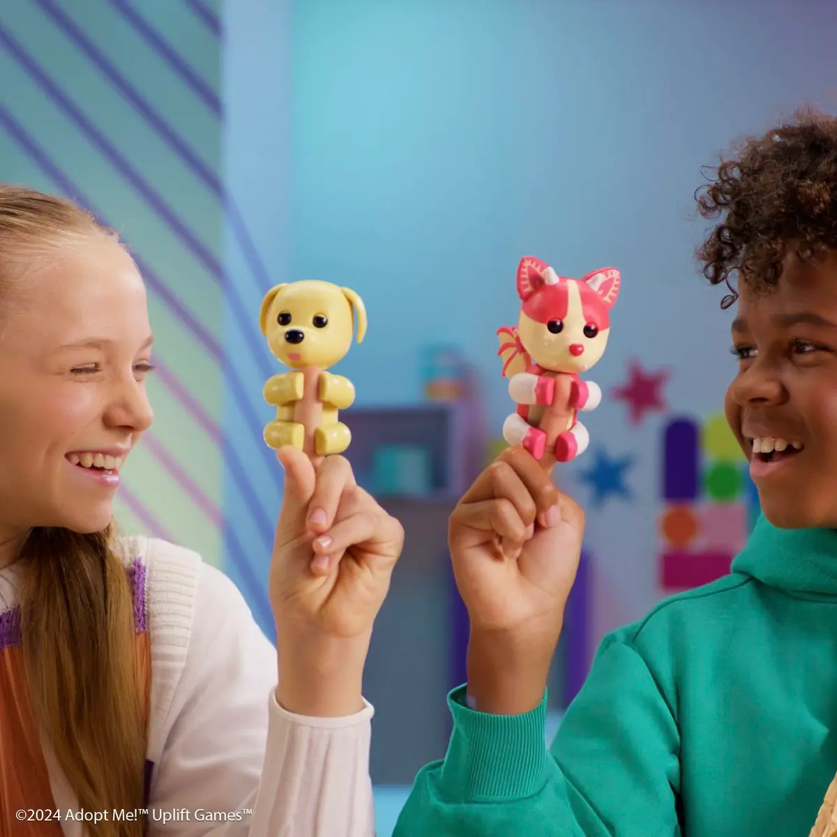 Fingerlings Adopt Me! Strawberry Shortcake Bat Dragon | Legendary Interactive Toy for Kids 5+ - view 2