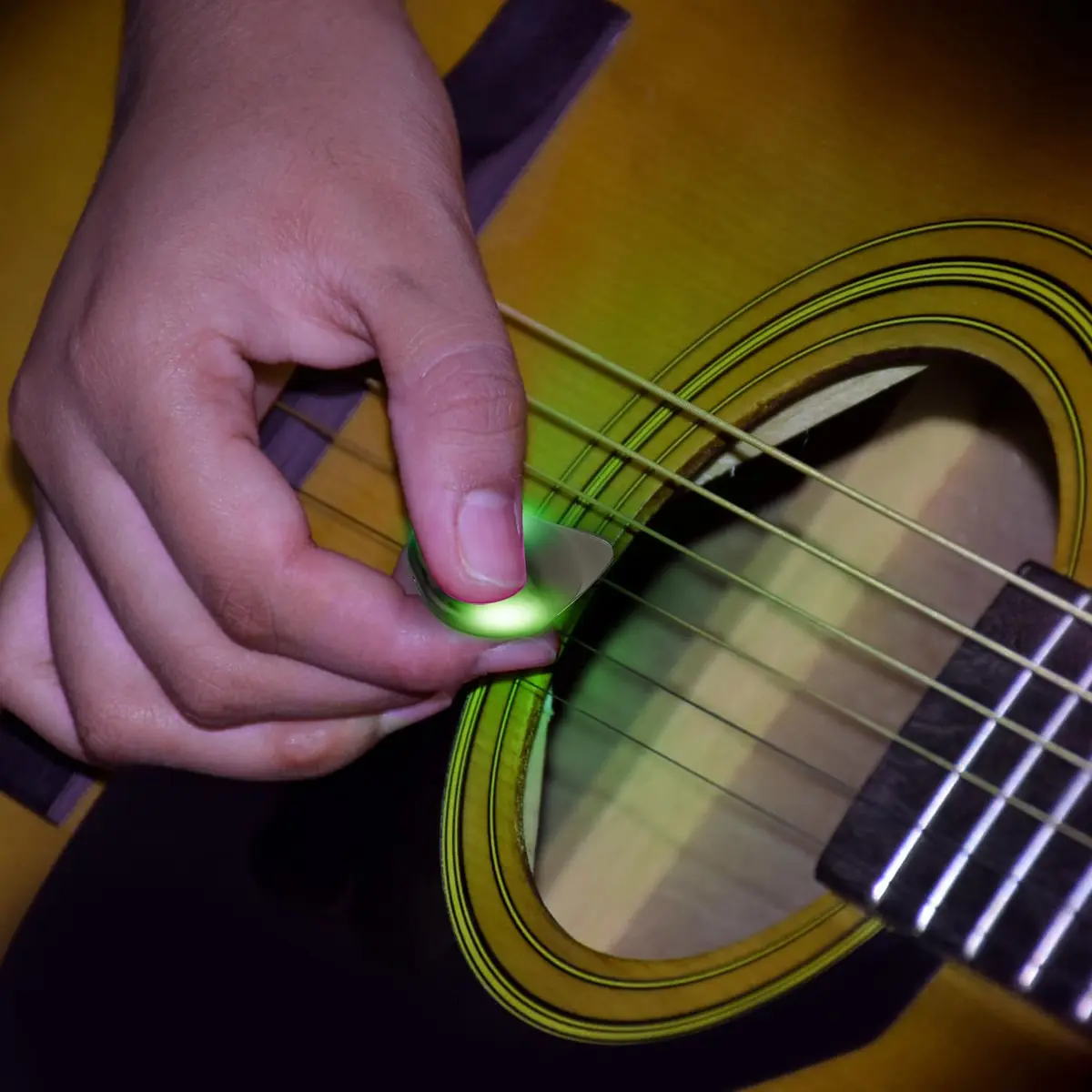 tiaotyu Auto LED Glowing Guitar Picks 0.6mm | Replaceable Battery, Dazzling Light Show for Guitarists - view 4