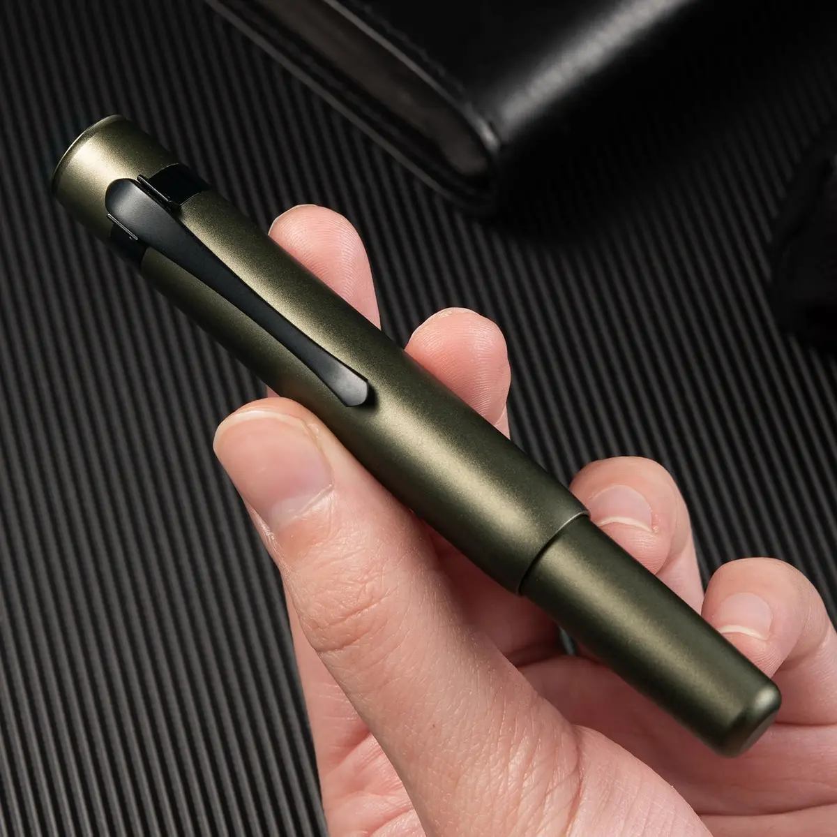 Hongdian M2 Black Forest Mini Fountain Pen Army Green 105mm (4.13 inches) | Smooth Ink Flow Writing Instrument - view 8